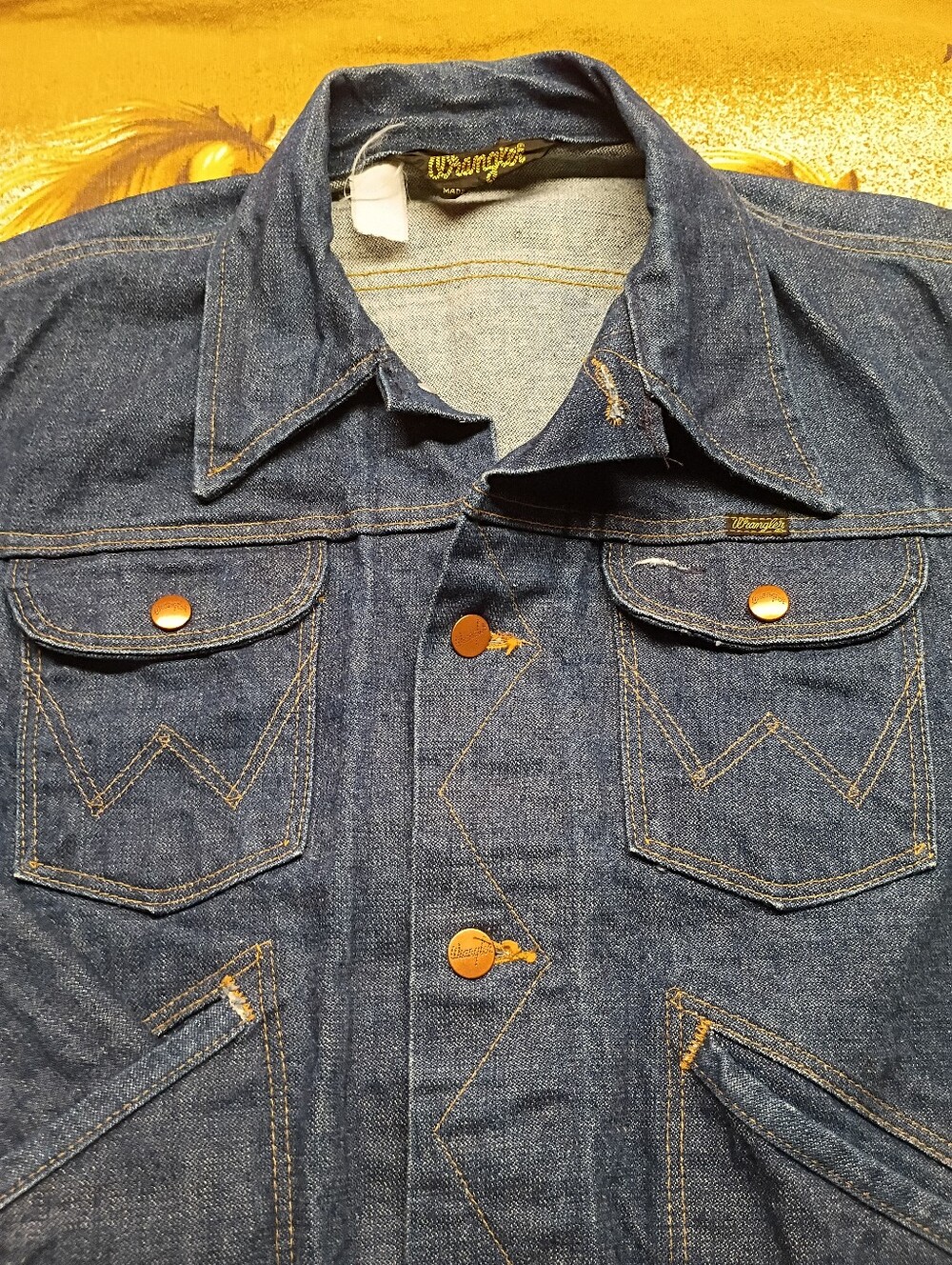 60's -70's Vintage Wrangler Men's Denim Trucker Jacket Made In The USA - Picture 2 of 15